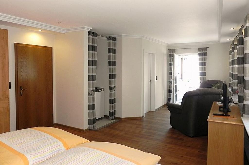 Gaestehaus Freimuth Mesenich Luaran gambar